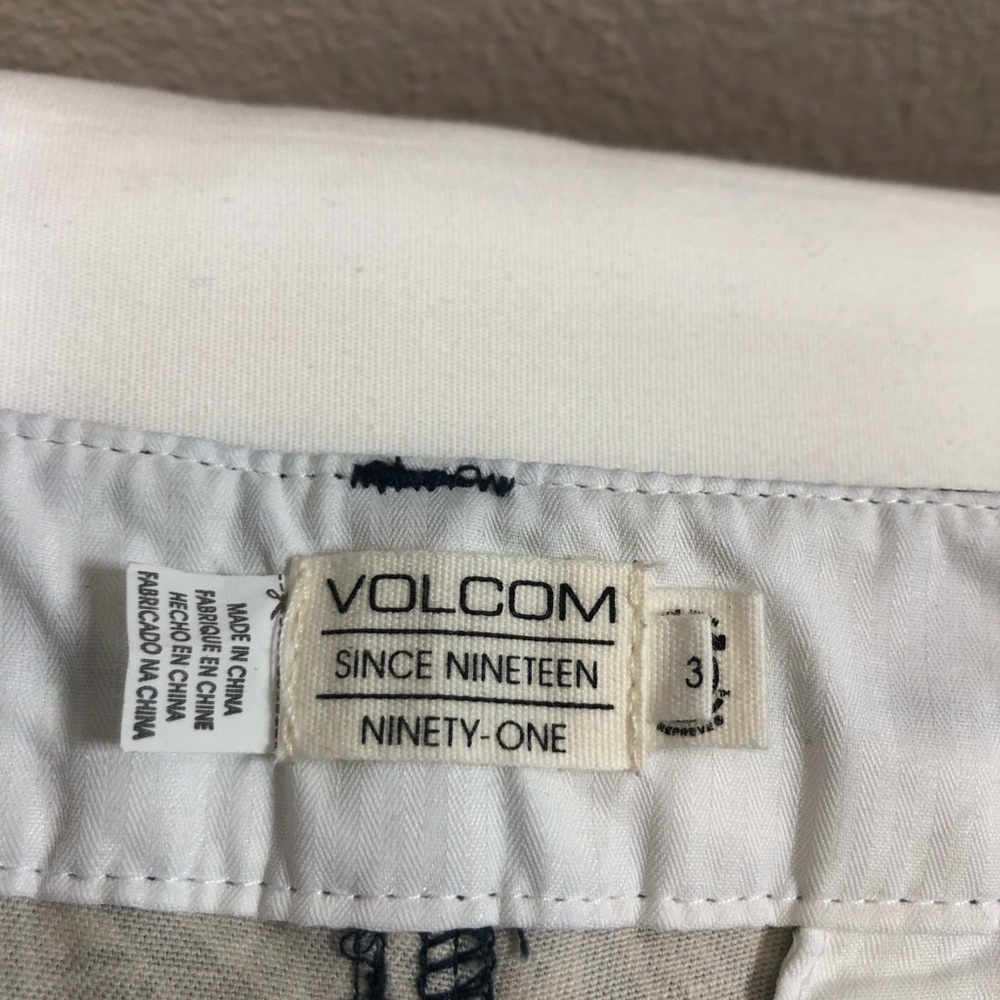 Volcom Frochickie Cotton Blend Navy Ivory Tropical Print Casual Shorts 3=S=26 - Picture 8 of 16